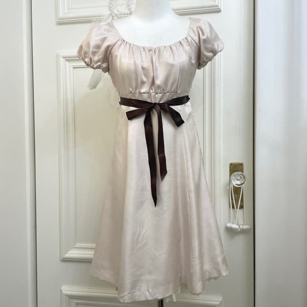 LEST ROSE beige ivory shirring puff prin