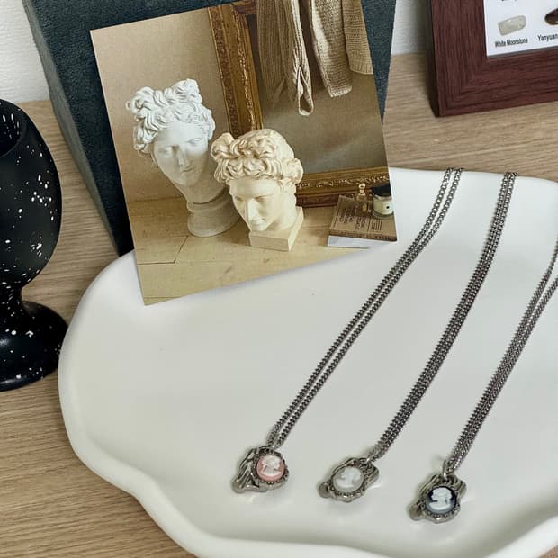 그 자체로 아트✨ 까메오 써지컬 롱 목걸이-연그레이🩶