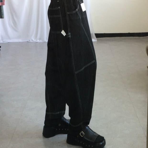 Line detail pants