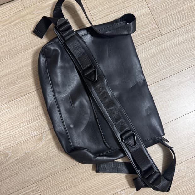 라퍼지스토어 메신저백
