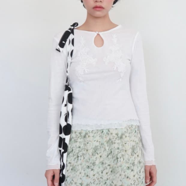 팁씨) jacquard hole blouse
