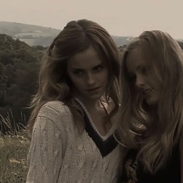 미쏘 핀터깔 다운타운걸 브이넥 니트 M