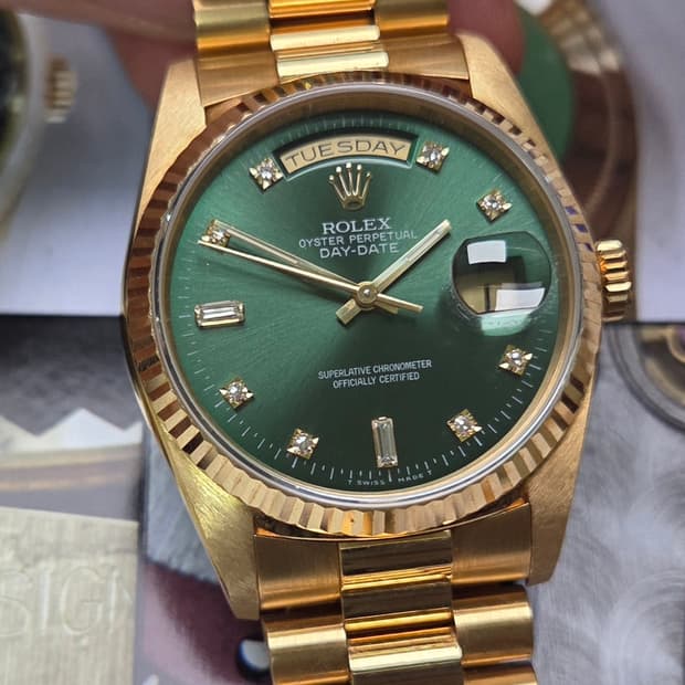 롤렉스 데이데이트 18238 헐크 18K올금통 바게트&다이아 (감정서 포