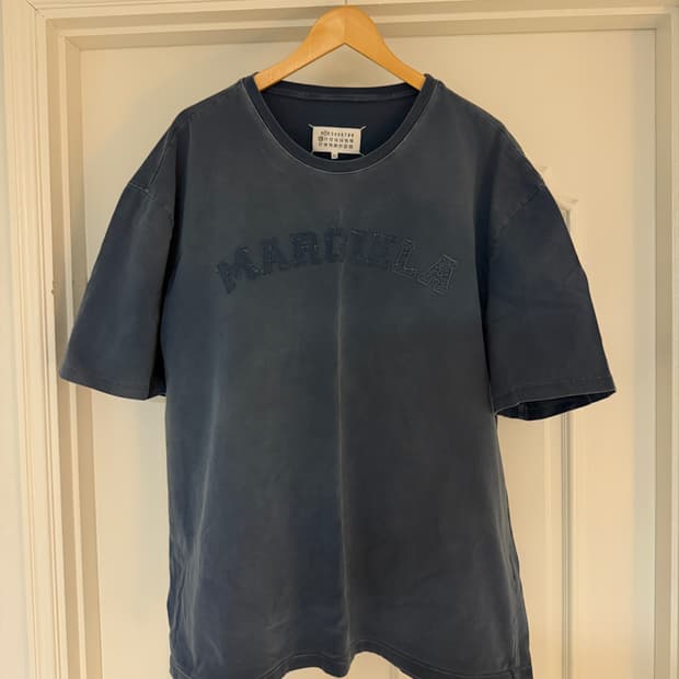 마르지엘라 로고 티셔츠