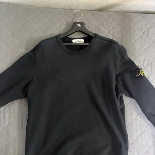 스톤아일랜드 맨투맨 블랙