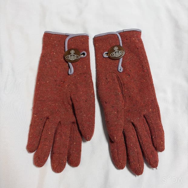 비비안웨스트우드 니트 장갑 브릭