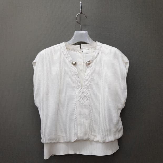 미샤  MICHAA 2022 진주 장식 민소매 블라우스 66사이즈