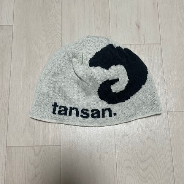 탄산마그네슘 자카드 혼 로고 비니 (아이보리) 팝니다.