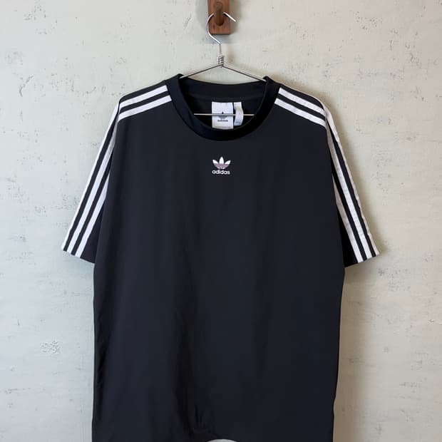 아디다스 나일론 웜업 삼선 티셔츠 블랙