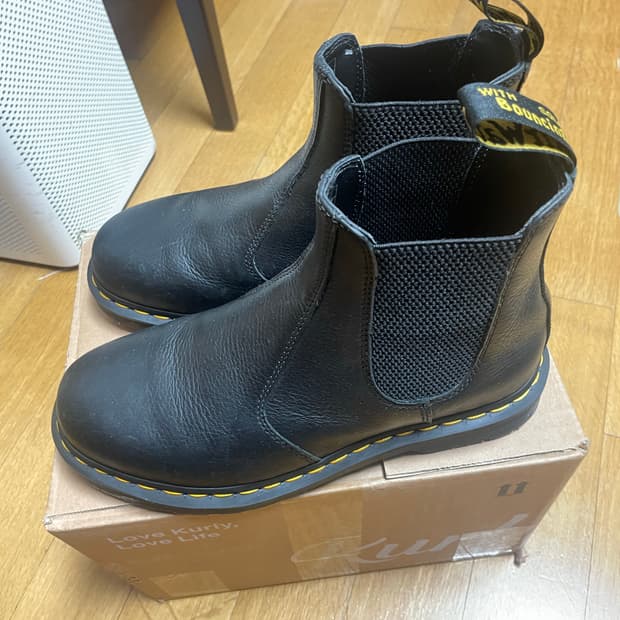 닥터마틴 2976 앰버서더 260사이즈 