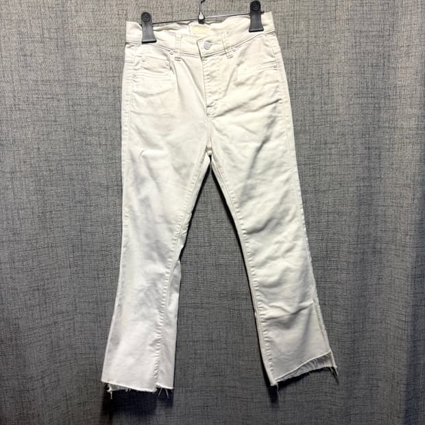 마더진 화이트 부츠컷 데님 팬츠