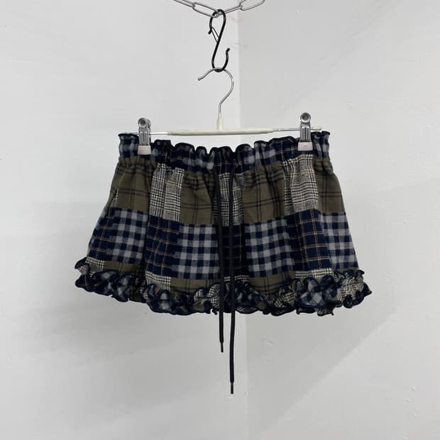 네이비 체크 프릴 스커트