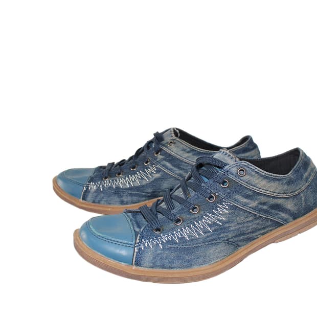 2000s  Spanish vintage denim sneakers