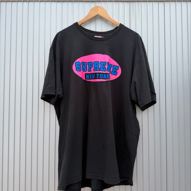 슈프림 SS23 뉴욕 로고 티셔츠