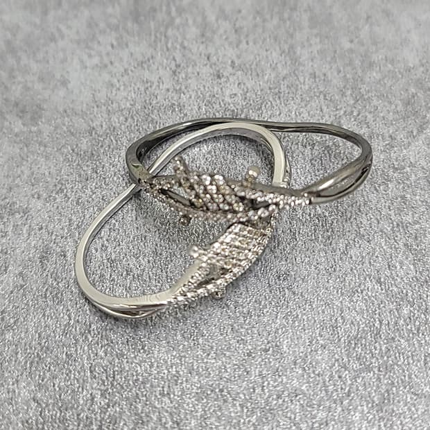 two-finger ring