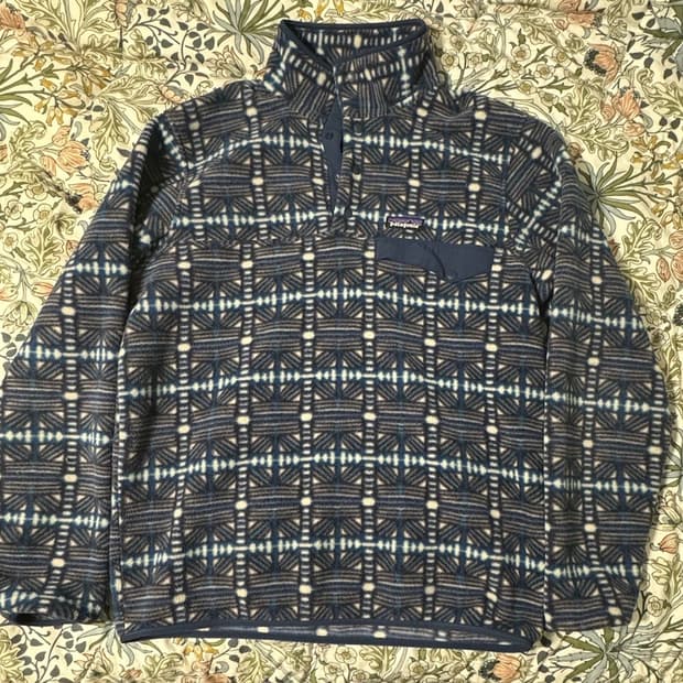 23FW 파타고니아 신칠라 스냅-T 회색/네이비