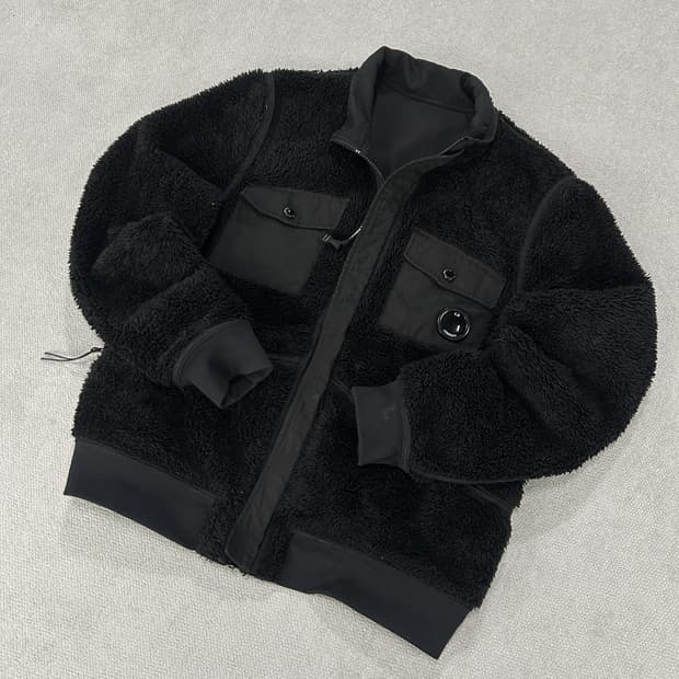 C.P.컴퍼니 블랙 플리스 자켓 L