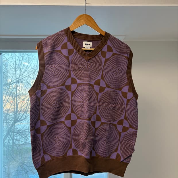 Obey vest 조끼