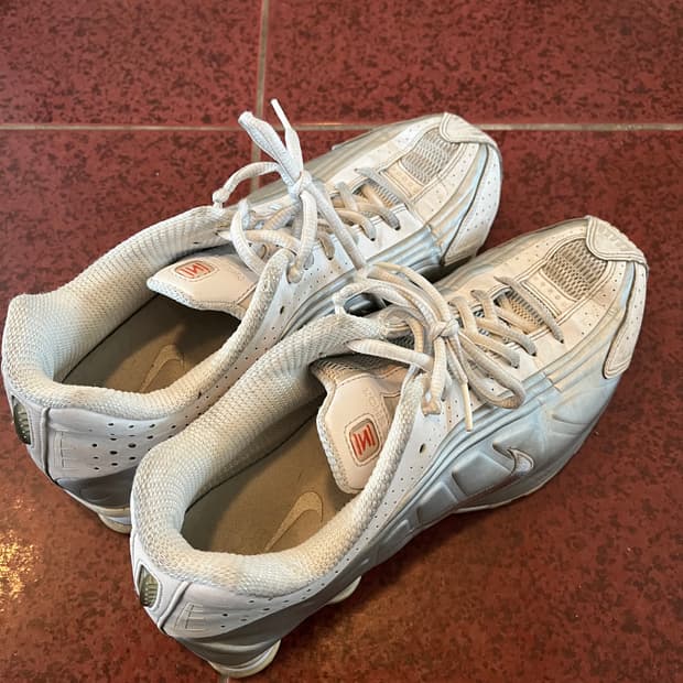 나이키 샥스 r4 285