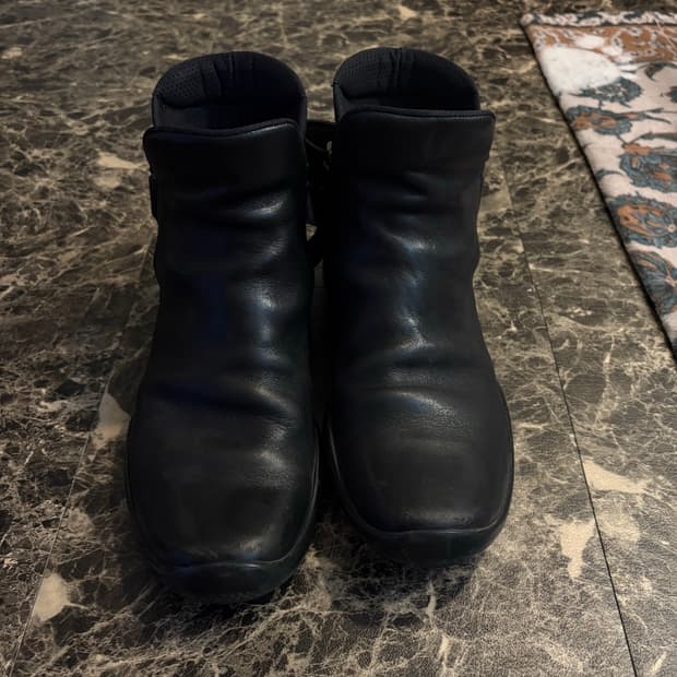 프라다 하이탑 레더