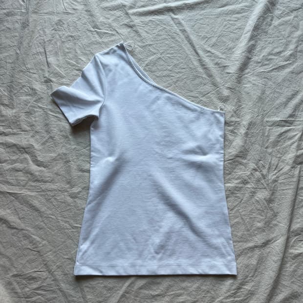 Cos 코스 원숄더 탑