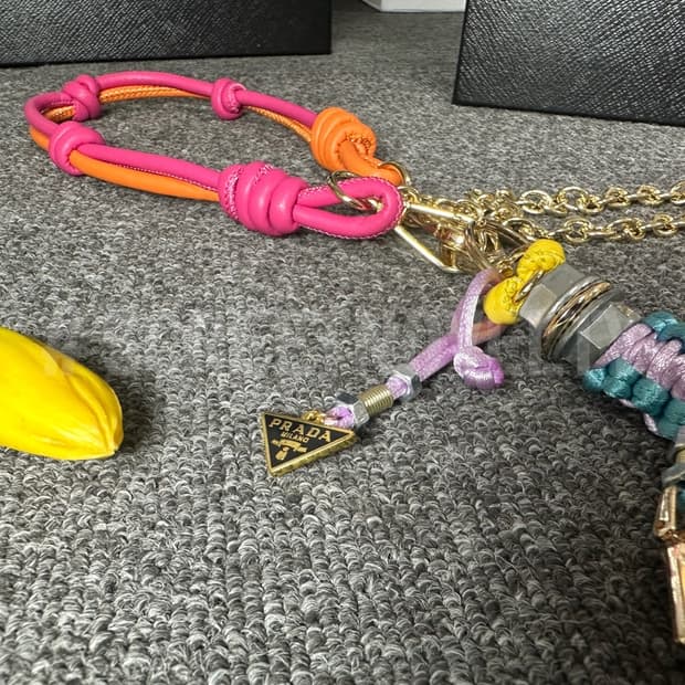 프라다 로봇 백참 핑크