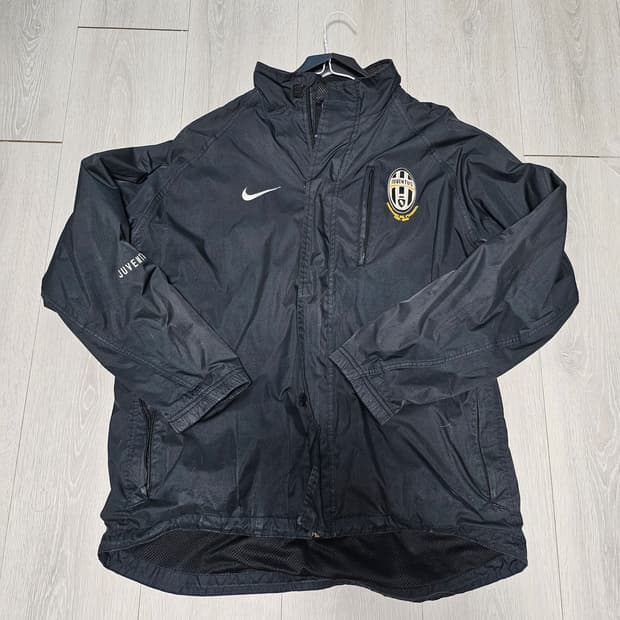 나이키 00s 유벤투스 바람막이 M