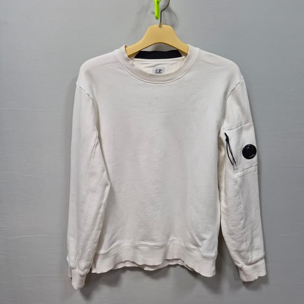 C.P. 컴퍼니 화이트 맨투맨 L