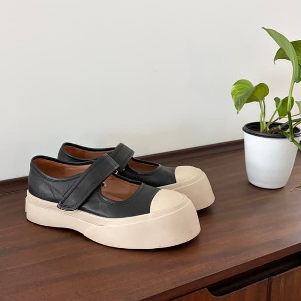 마르니 나파가죽 스니커즈