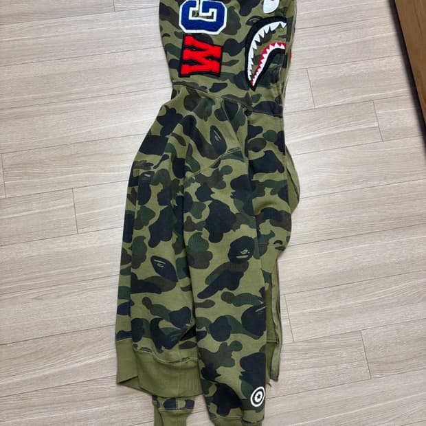 베이프 퍼스트 카모 샤크 후드집업