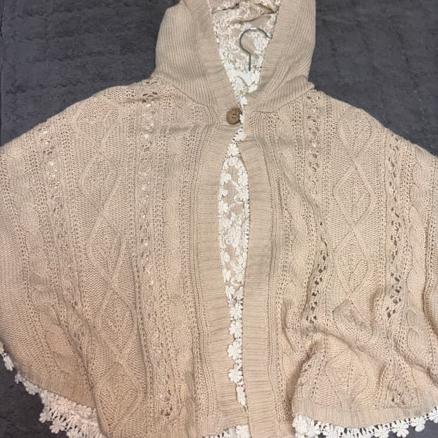 모리걸 하구미 니트 케이프 판초 가디건 큐빈