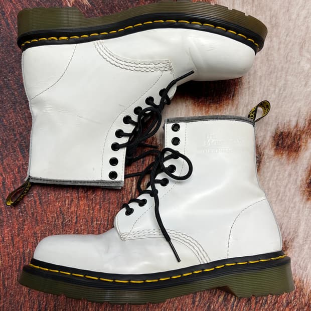 [240] 닥터마틴 1460 화이트 스무스 레더 UK5