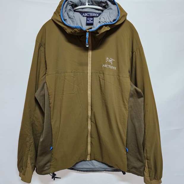 L 아크테릭스 아톰 LT 바람막이