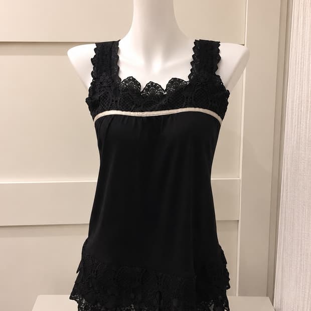 AXES FEMME 엑시즈팜 히메갸루 레이스 슬리브리스