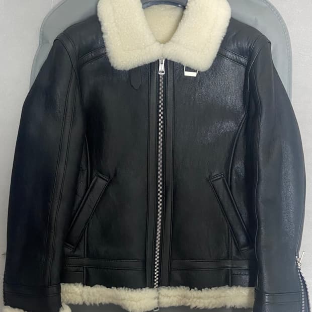 느와르라르메스 검흰 무스탕 44 블랙 화이트퍼