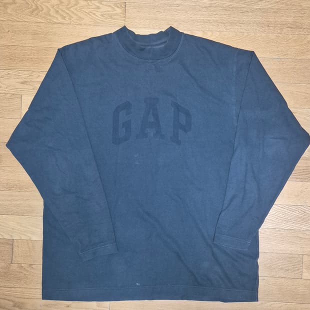 GAP YZY 긴팔 티셔츠 M 사이즈