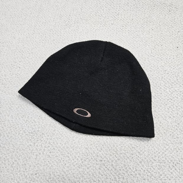 오클리 자수 로고 비니