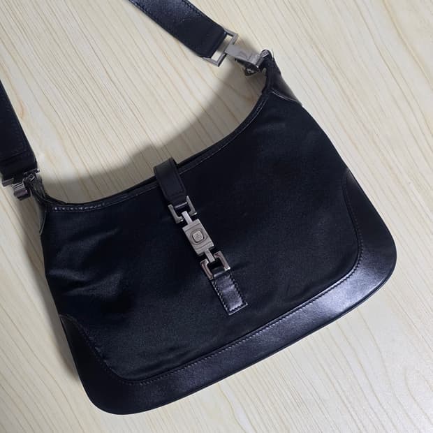 구찌 나일론 빈티지 재키백 블랙 