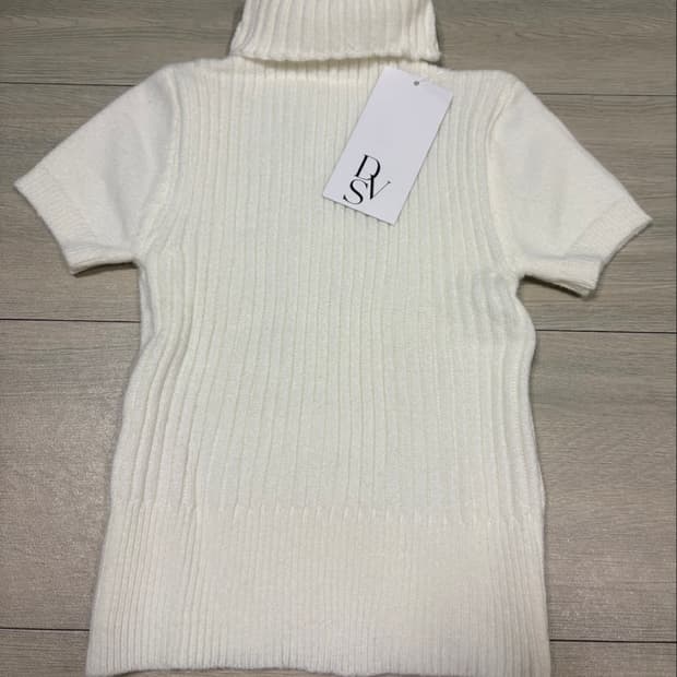 Davenus)골지 반팔 터틀넥 니트 화이트,블랙 S사이즈 2개(새상품)