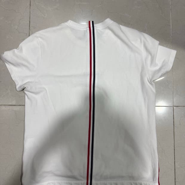 [당일출고,3사이즈] 톰브라운 백삼선 센터백 반팔