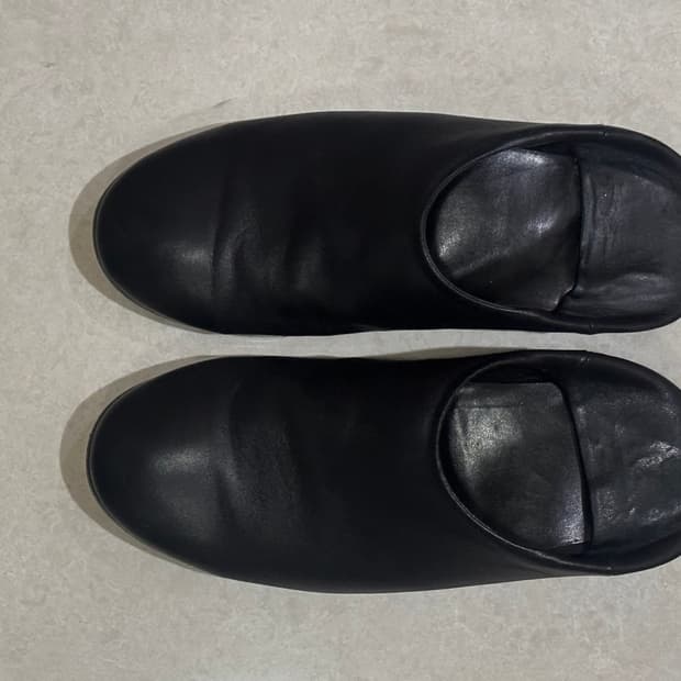 소가죽 플랫슈즈 뮬 255