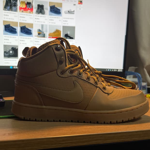 나이키 코트 버로우 미드 윈터 위트