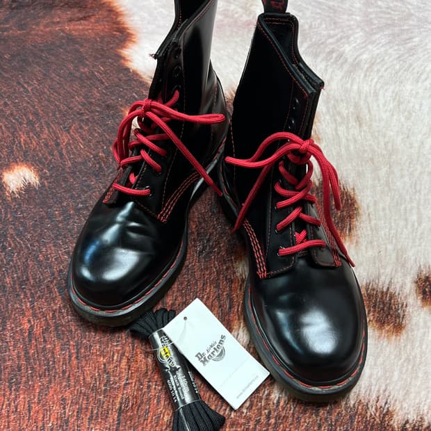 [235] 닥터마틴 1460 8홀 레드 스티치 워커 