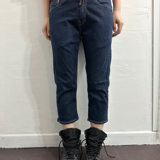 Levies denim capri pants