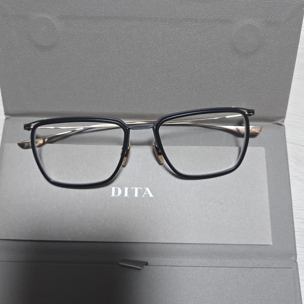 DITA 디타 스키마 원 블랙