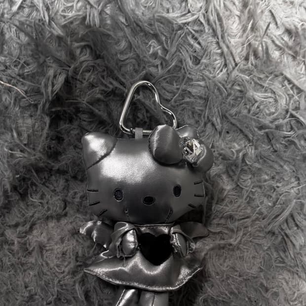 헬로키티 인조가죽 엔젤 마스코트 키링 실버