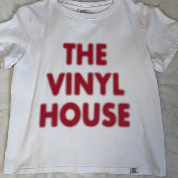 [더바이닐하우스] spray logo tee white S