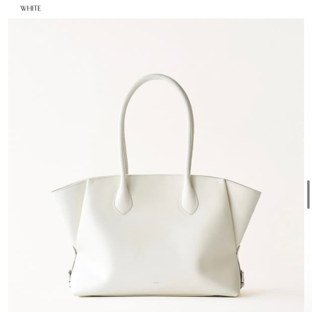 (1회 착용) 사르투 타이 숄더백 화이트