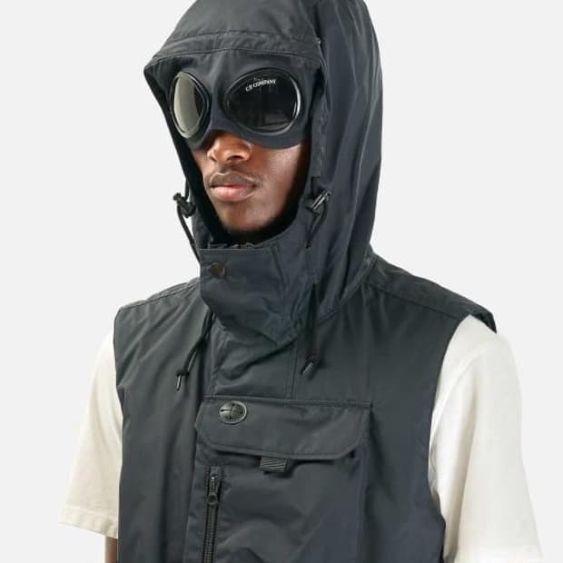 준야 와타나베 꼼데가르송 x CP 컴퍼니 패딩 페널베스트