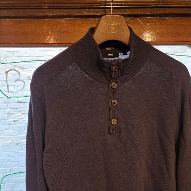 휴고보스 블랙라벨 니트